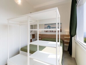 3 bedrooms, travel cot, free WiFi
