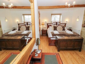 1 habitación, decoración personalizada y muebles diferentes 