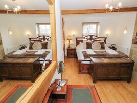 1 habitación, decoración personalizada y muebles diferentes 