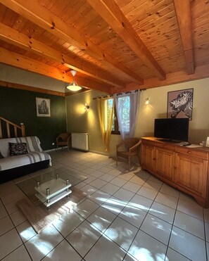 TV, table football, ping pong, books