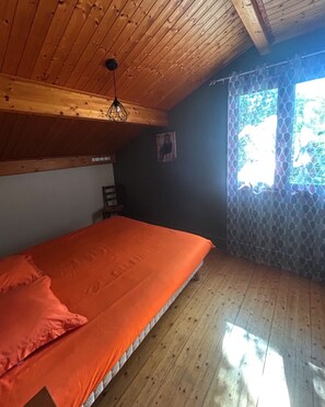 3 chambres, fer et planche à repasser, lit parapluie, Wi-Fi gratuit