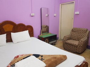 Habitació doble Deluxe, balcó, vistes a la ciutat | Escriptori i wifi gratuïta