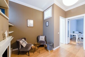 Deluxe Apartment | Living area