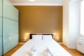 Căn hộ Deluxe | Bàn, màn/rèm cản sáng, phòng cách âm, bàn ủi/dụng cụ ủi quần áo 