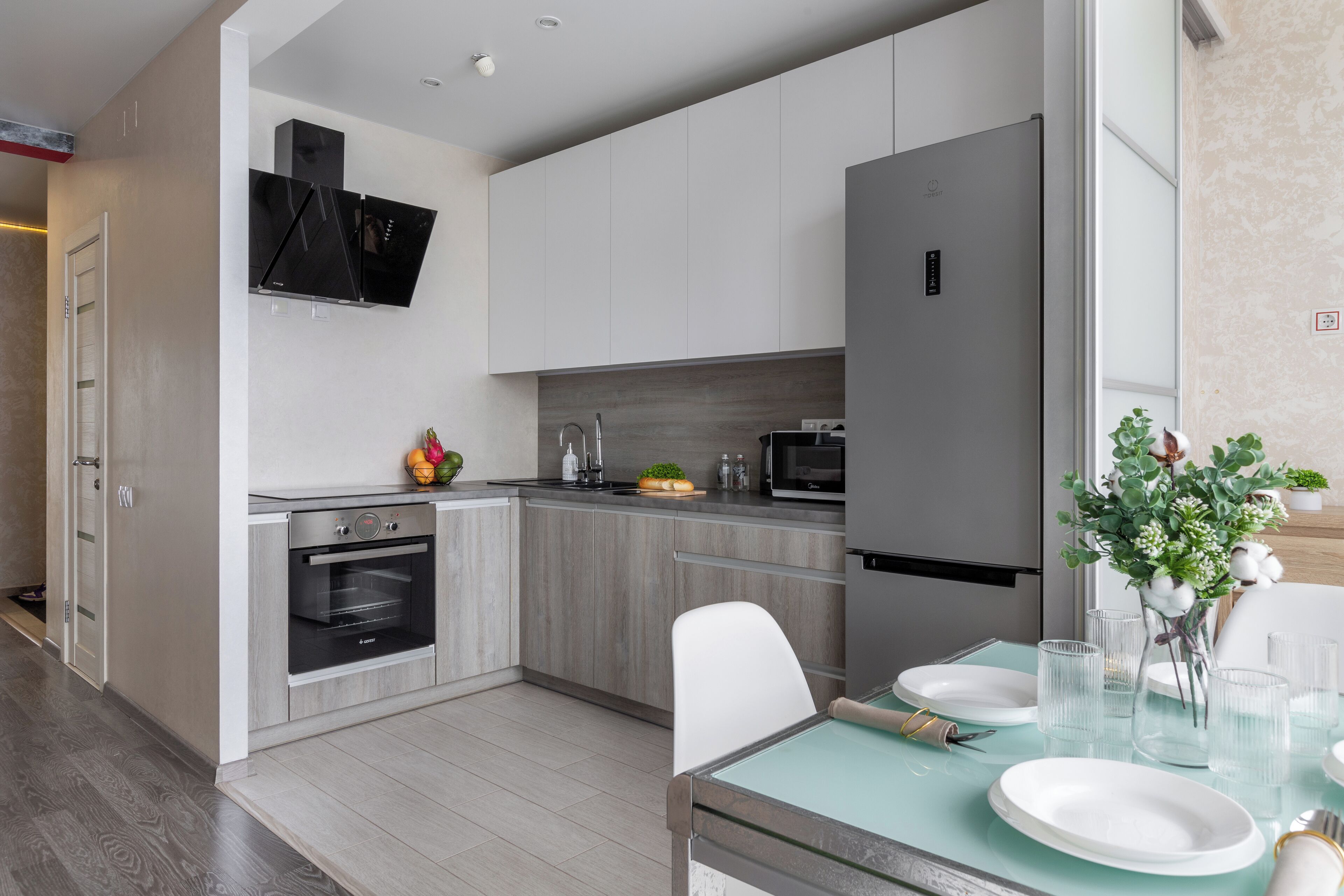 Apartment, Air conditioning, City View | Private kitchen | Full-sized fridge, microwave, oven, stovetop
