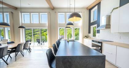 Spa, Mountain, Pool table | Le Haut 132