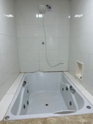 Jetted bath, hair dryer, towels, soap - Center of Brasilia 5 minutes from the Esplanade of Ministries (Brasília)