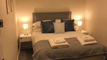 2 habitaciones, decoración personalizada y muebles diferentes