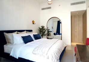 Deluxe Apartment, 2 Bedrooms | Desk, laptop workspace, iron/ironing board, free WiFi