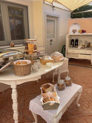 Apartment, 1 Bedroom, Smoking, Balcony | Outdoor dining - Spetses Center Comfy Apartment 1 (Spetses)