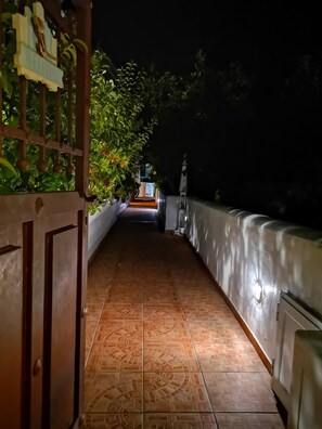 Garden - Spetses Center Comfy Apartment 1 (Spetses)