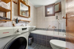 Apartment, 1 Bedroom, Smoking, Balcony | Bathroom - Spetses Center Comfy Apartment 1 (Spetses)