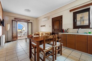 Apartment, 1 Bedroom, Smoking, Balcony | Interior