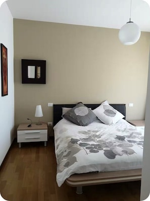 1 bedroom, iron/ironing board, bed sheets