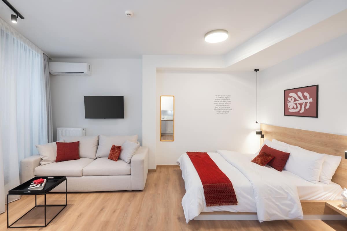 Premier Studio Suite, 1 Double Bed with Sofa bed, Non Smoking, Air conditioning | In-room safe, individually decorated, individually furnished