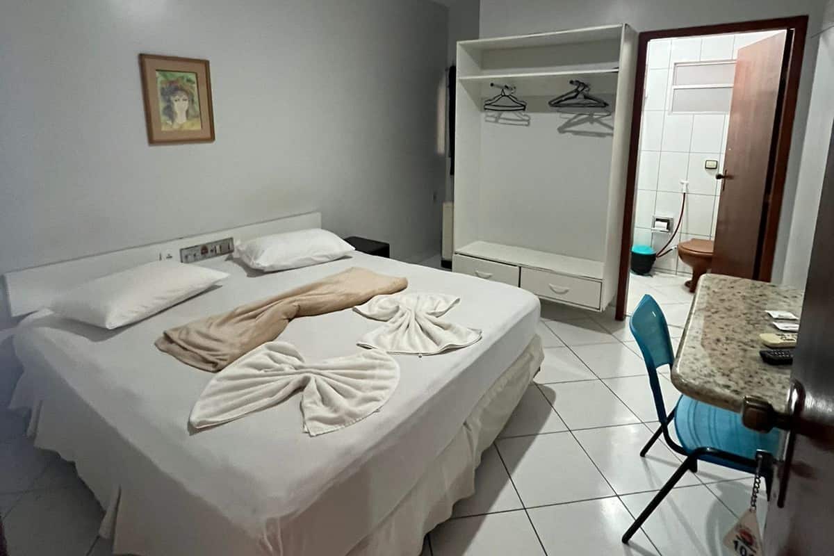 Laptop workspace, WiFi (free), bed sheets