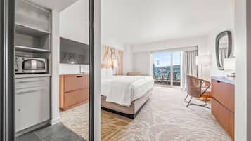 Desk, iron/ironing board, WiFi, bed sheets