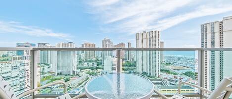 Tina de hidromasaje al aire libre