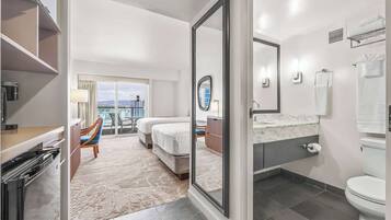 Fer et planche Ă repasser