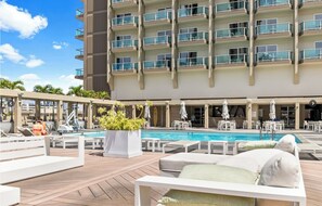 Pool - Renovated Incredible Partial Ocean View & Balcony Unit 1901 (Honolulu)