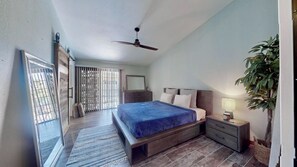 3 bedrooms, desk, WiFi, bed sheets