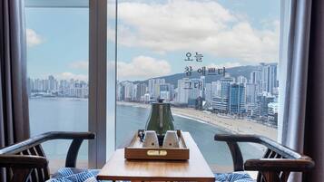 Hinoki Signature Ocean Family Room | Hypo-allergenic bedding, free WiFi, bed sheets