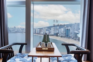 Hinoki Signature Ocean Family Room | Ropa de cama hipoalergénica, wifi gratis, ropa de cama