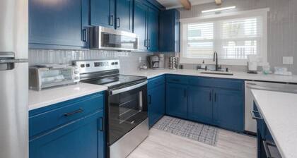 Renovated 3 Bedroom 2 Bath House, Oceanfront, Dog Friendly, Sleeps 7