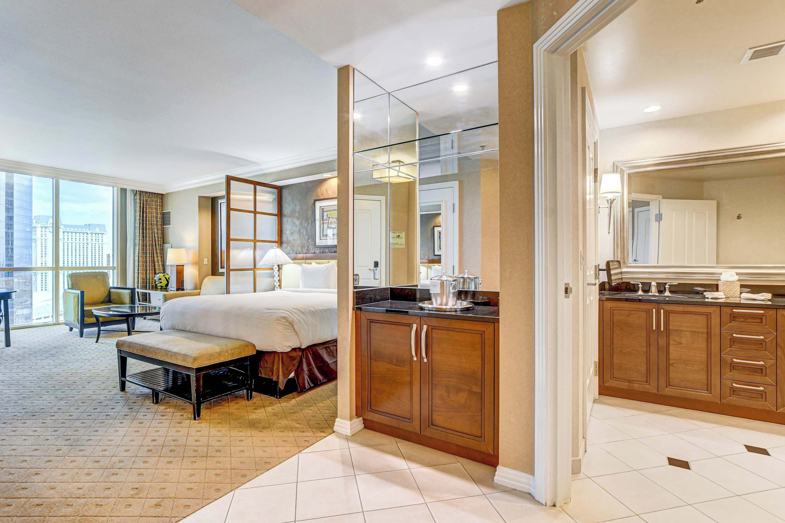 Desk, iron/ironing board, WiFi, bed sheets