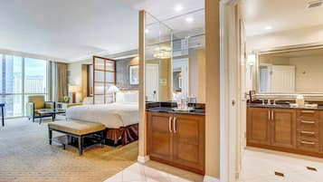Desk, iron/ironing board, WiFi, bed sheets
