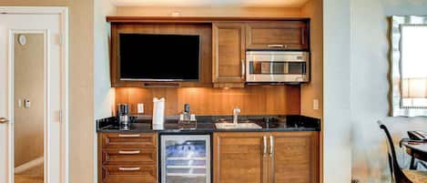 Microondas, cafetera y tetera, tostadora y máquina de hielo