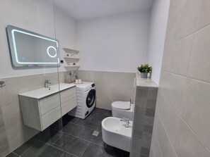 Shower, towels - Villa Rosea Domus Zadarvillas (Benkovac)