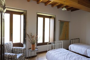 5 Schlafzimmer, Bügeleisen/Bügelbrett, WLAN, Bettwäsche