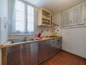 Microwave, oven, dishwasher