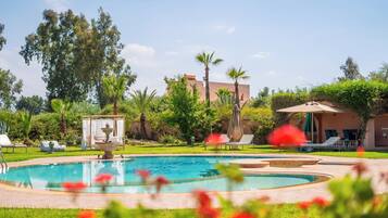 2 piscinas al aire libre