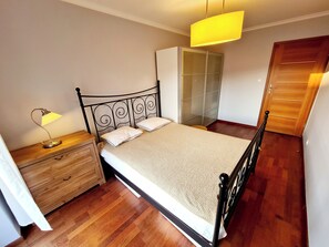 1 bedroom, iron/ironing board, free WiFi, bed sheets