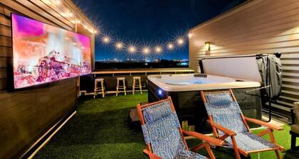 Speakeasy 4 bedroom home - Hot Tub - Game Room!