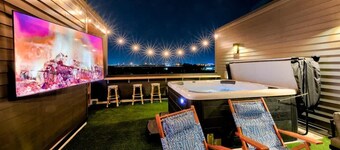 Speakeasy 4 bedroom home - Hot Tub - Game Room!