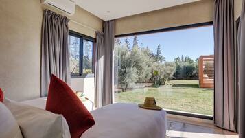 Caja de seguridad en la habitación, cortinas blackout y wifi gratis