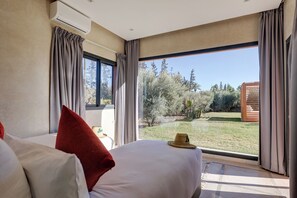 Family Quadruple Room, Pool View