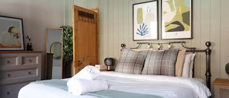 1 bedroom, iron/ironing board, travel crib, free WiFi