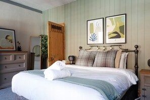 1 slaapkamer, een strijkplank/strijkijzer, reisbedje, gratis wifi