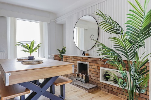 Flo Suite by Koya Homes