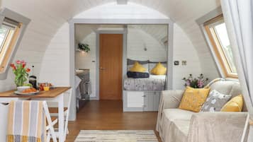 1 bedroom, individually decorated, individually furnished