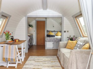 1 Schlafzimmer, individuell dekoriert, individuell eingerichtet