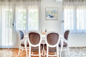 Dining - Apartment Seaside (Unknown)