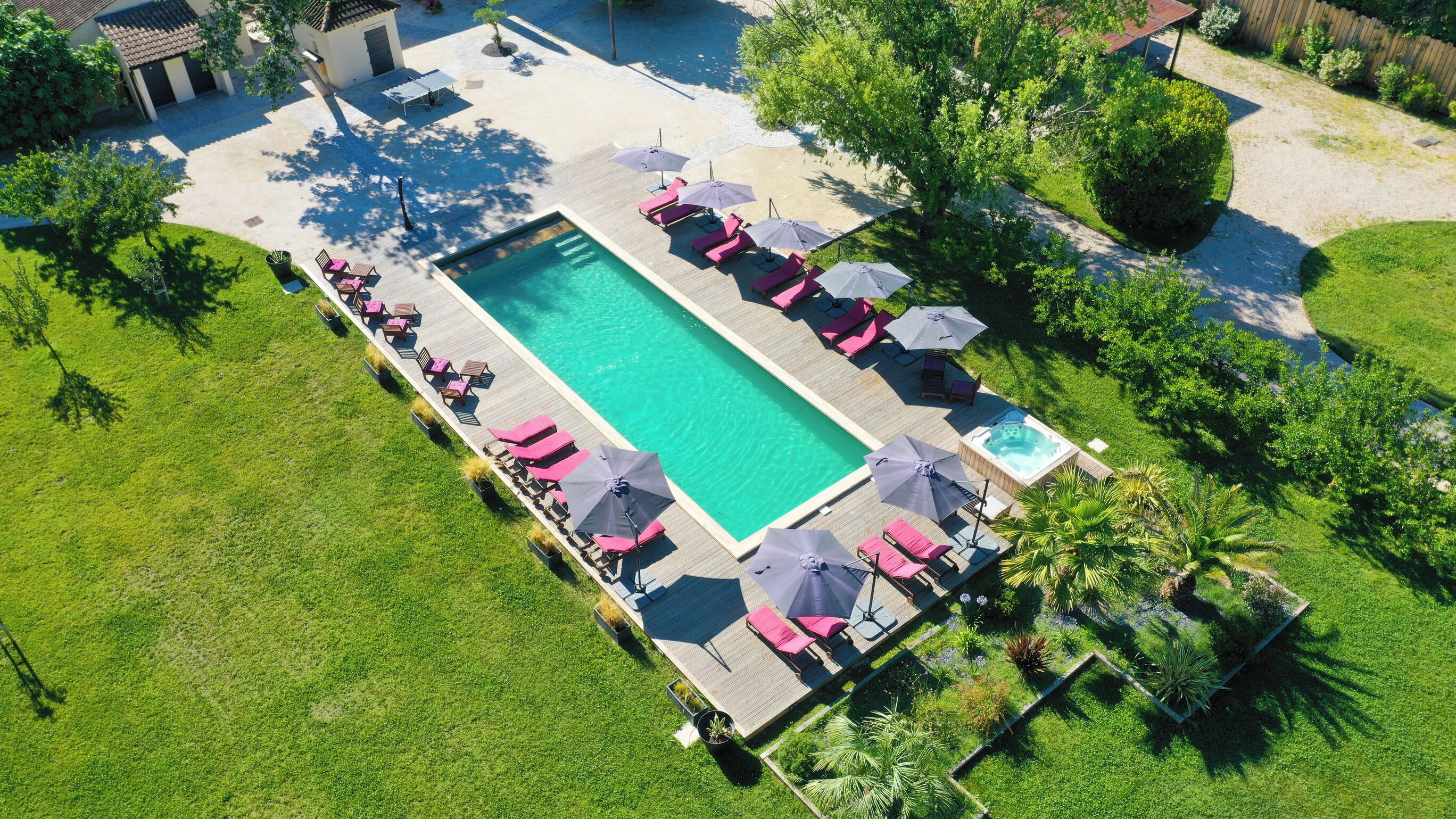 Piscine extérieure (ouverte en saison)