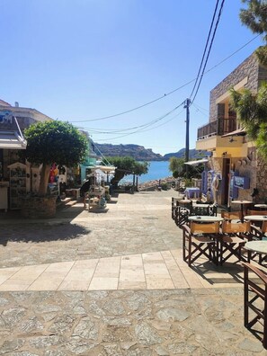 Outdoor dining - Spinalonga View Villa (Eloúnda)