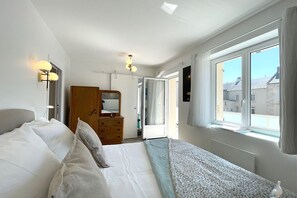 2 Schlafzimmer, Schreibtisch, Bügeleisen/Bügelbrett, kostenloses WLAN
