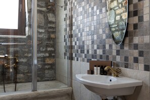 Superior Villa, Sea View | Bathroom